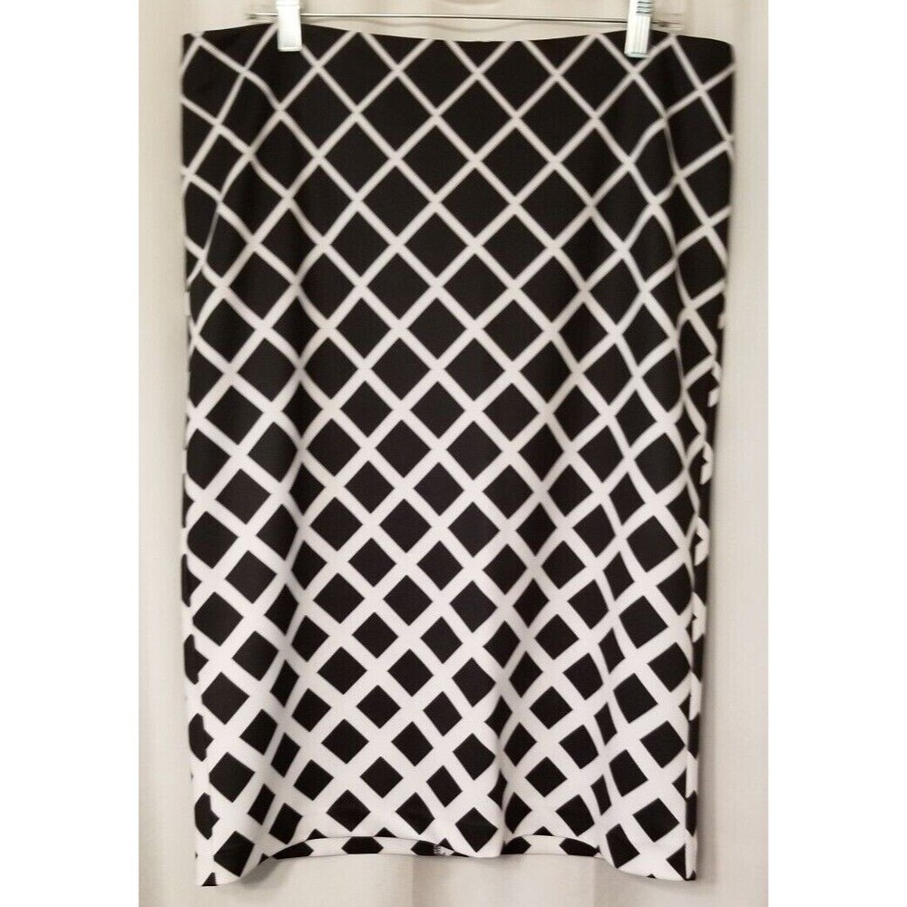 Women's Skirt Diamond Geometric Design Figure Flattering Black & White Size 14